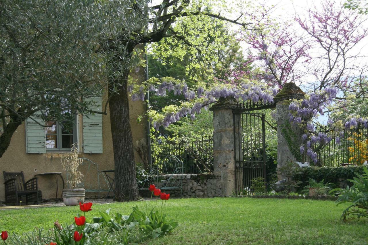 Guest house Le Domaine Des Rouges Queues *